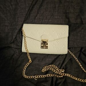 Elegant Cream Designer Chain Bag